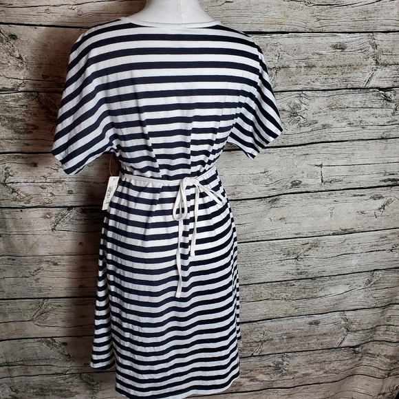 A.n.a Summer Black/White Dress Size Large.Pit to pit approx: 17 inches Right - Picture 3 of 9